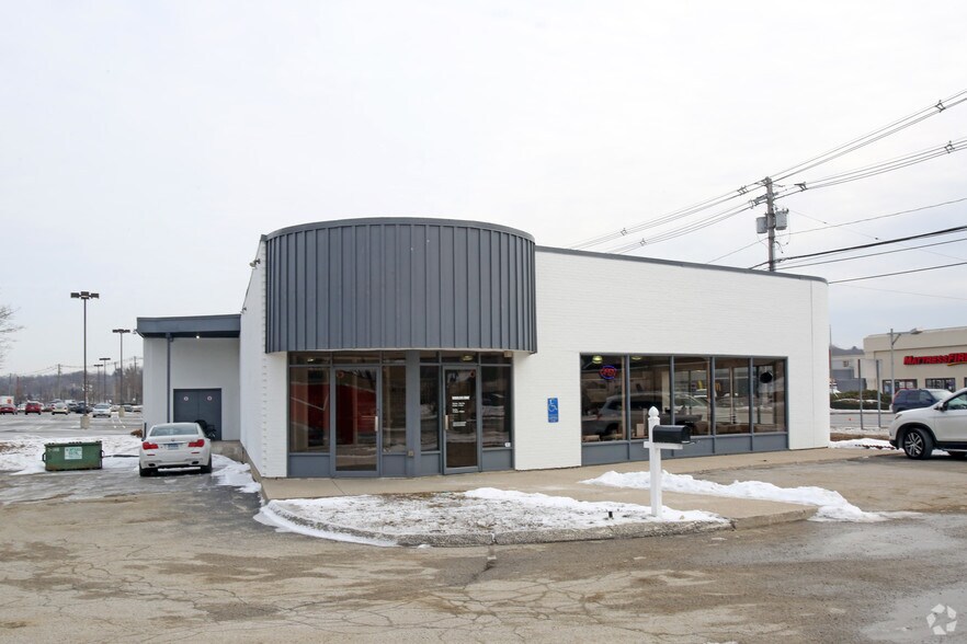 More Photos Of 68 Newtown Rd, Danbury Freestanding For Lease