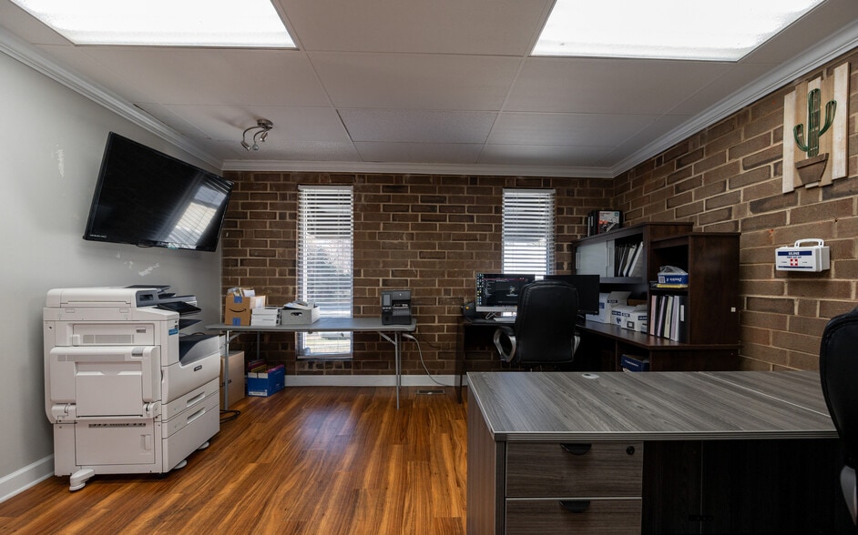 More Photos Of 1941 Haw River Hopedale Rd, Burlington Warehouse For Sale