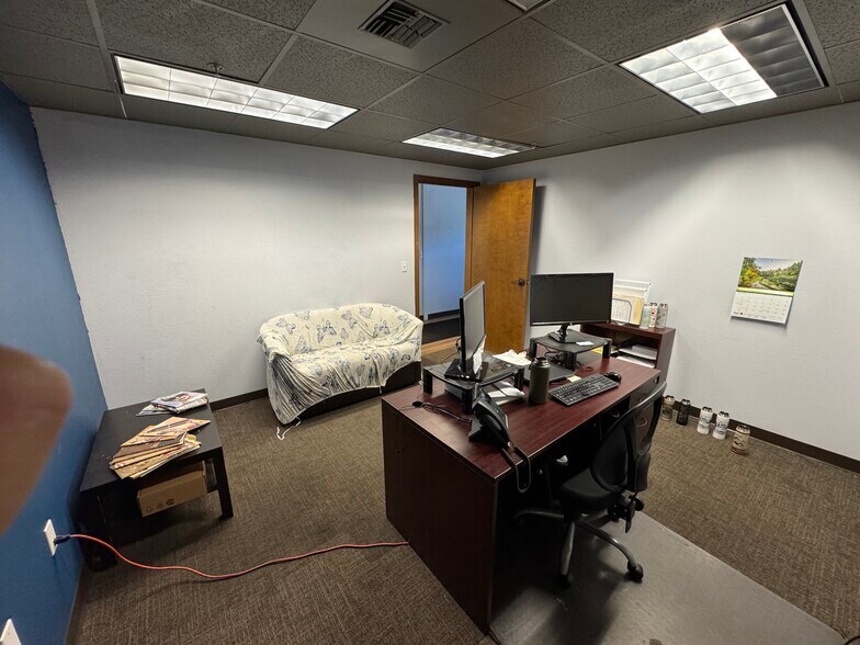 More Photos Of 2900 Sutherland Dr, Union Gap Manufacturing For Lease