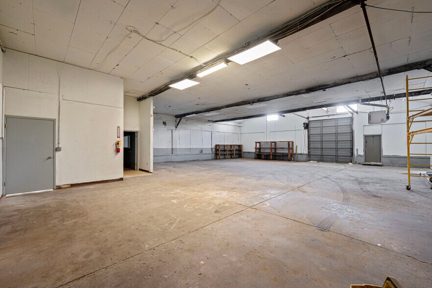 More Photos Of 3905 Sullivant Ave, Columbus General Retail For Lease