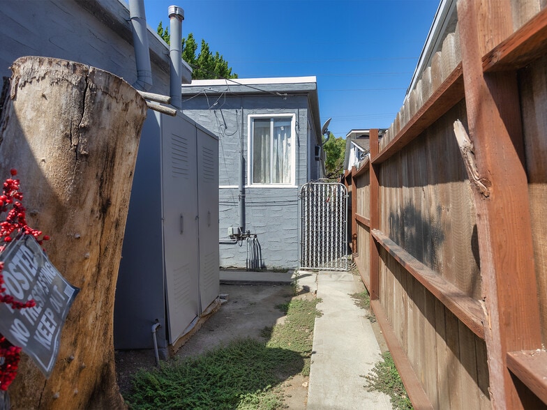 More Photos Of 1218 N Hollywood Way, Burbank Multifamily For Sale