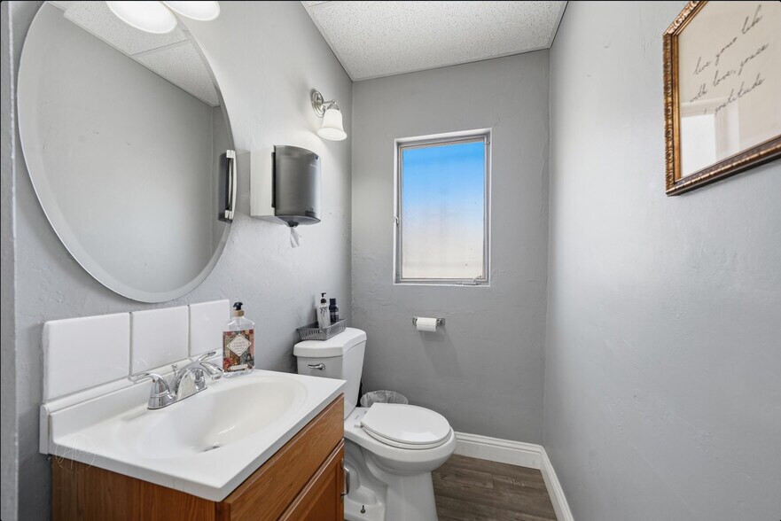 More Photos Of 1660 N Newcomb St, Porterville Coworking Space