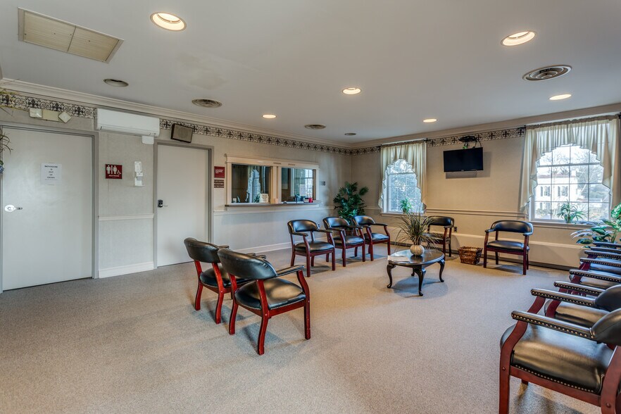 More Photos Of 20 S Stewart St, Winchester Medical For Sale