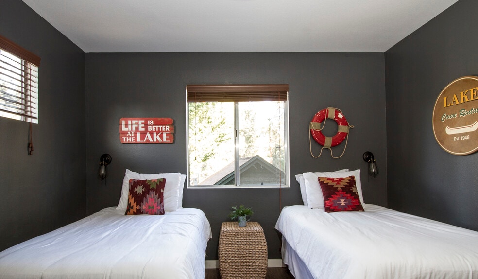 More Photos Of 214 Lagunita Ln, Big Bear Lake Hotel For Sale