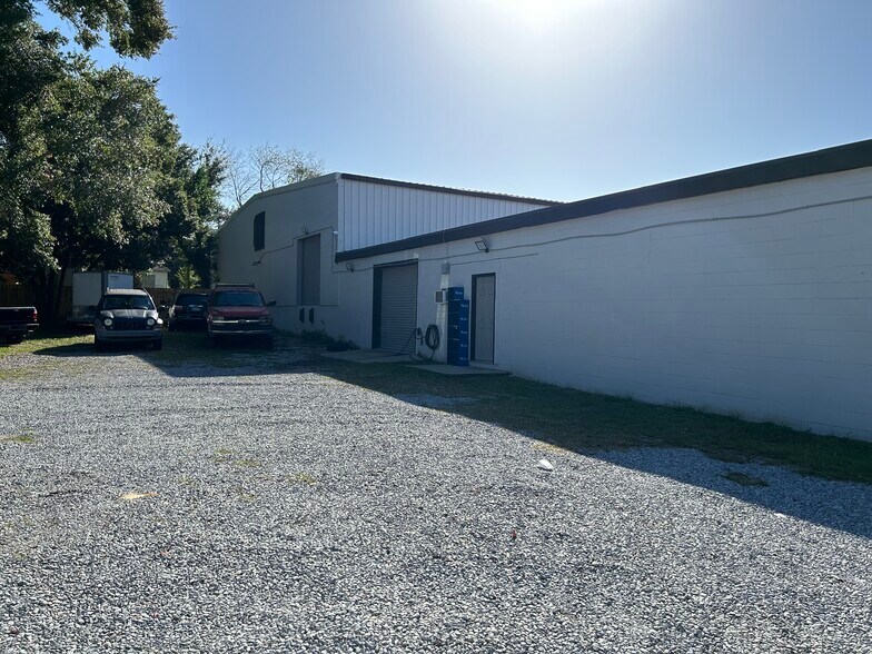 More Photos Of 1417 W Cervantes St, Pensacola Showroom For Lease