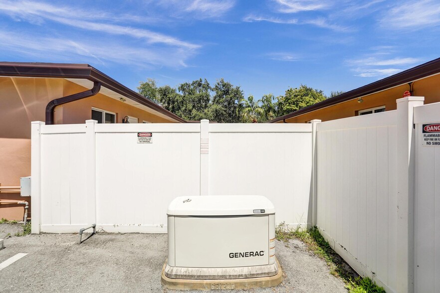 More Photos Of 1722 Madison St, Hollywood Assisted Living For Sale