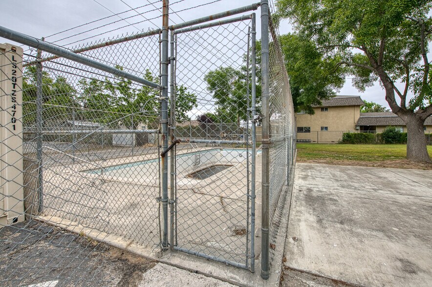 More Photos Of 3311-3315 E Sierra Madre Ave, Fresno Daycare Center For Sale
