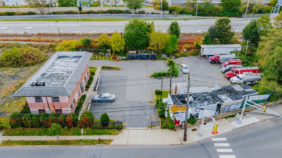 More Photos Of 256 Kennedy Blvd, Bayonne Industrial For Lease