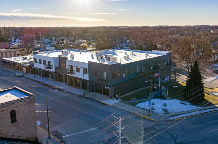 More Photos Of 116-118 W Main St, Madelia Apartments For Lease