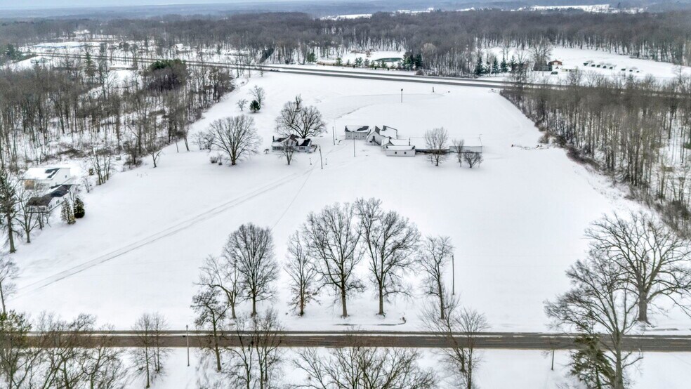 More Photos Of 4085 Herner County Line Rd, Southington Showroom For Sale