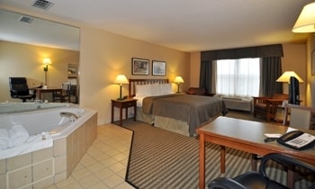 More Photos Of 1 River Bend Pl, Chaska Hotel For Sale