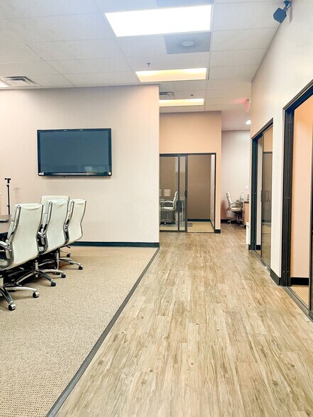 More Photos Of 34225 N 27th Dr, Phoenix Medical For Sale