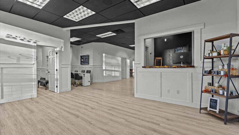 More Photos Of 450 West Ave, Rifle Office For Sale