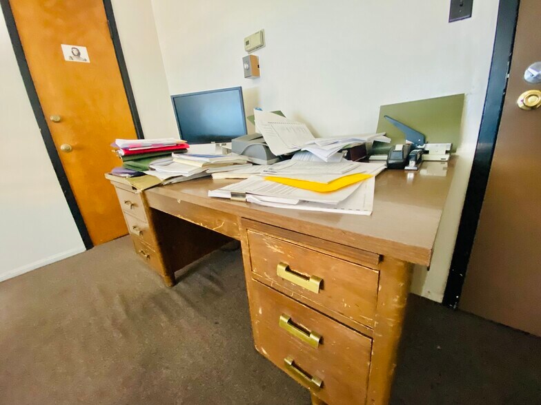 More Photos Of 660 S Bonnie Brae St, Los Angeles Office Residential For Sale