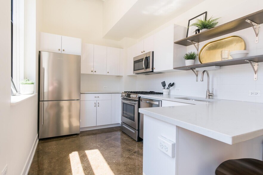 More Photos Of 30 E Adams St, Chicago Apartments For Lease