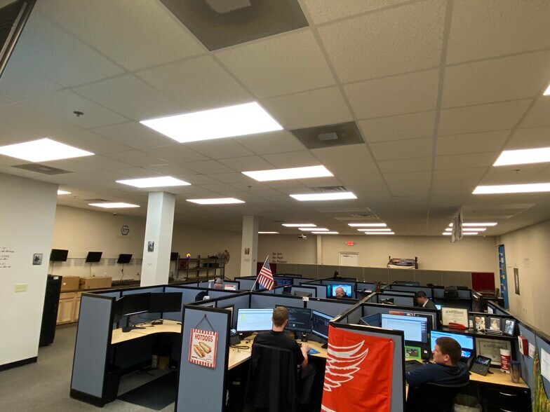 More Photos Of 8804 Caroma St, Olive Branch Flex For Lease