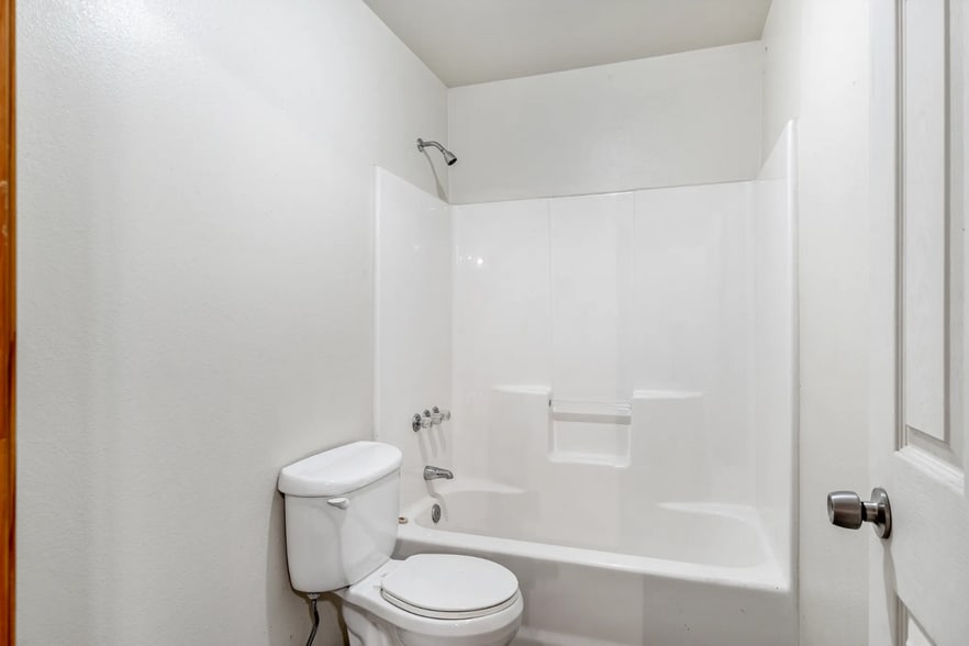 More Photos Of 20981 State Highway 64, Canton General Retail For Sale