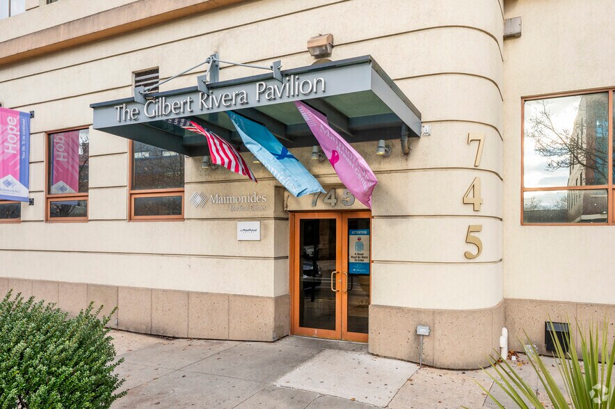 More Photos Of 745 64th St, Brooklyn Office For Lease