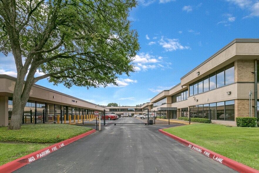 Primary Photo Of 1010 W Mockingbird Ln, Dallas Office For Lease