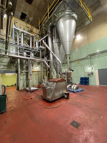 More Photos Of 422 Guthrie, Upper Sandusky Industrial For Sale