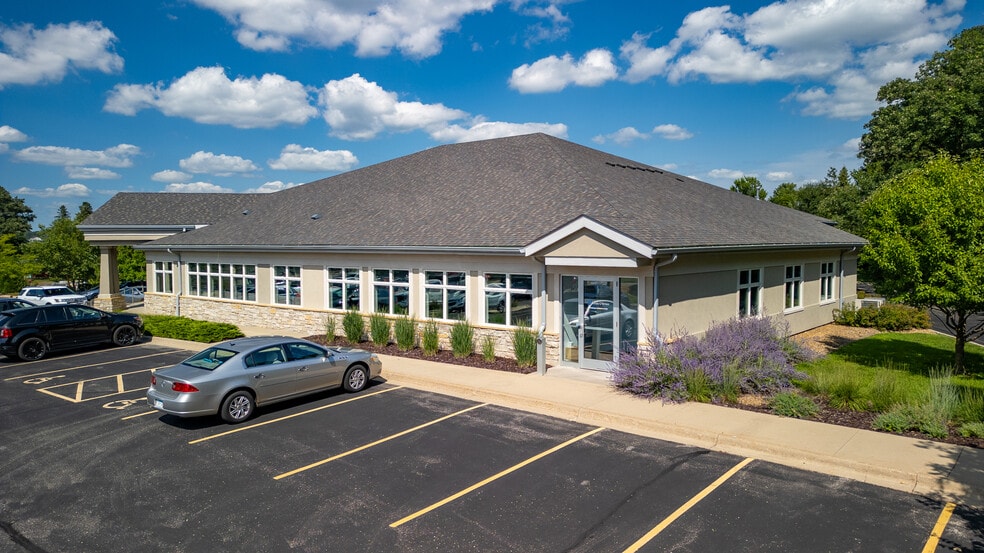 More Photos Of 3420 Lakeridge Pl NW, Rochester Office For Lease