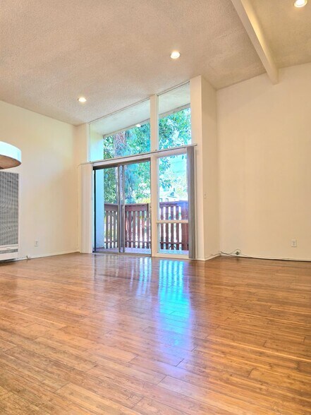 More Photos Of 4208 Russell Ave, Los Angeles Apartments For Sale