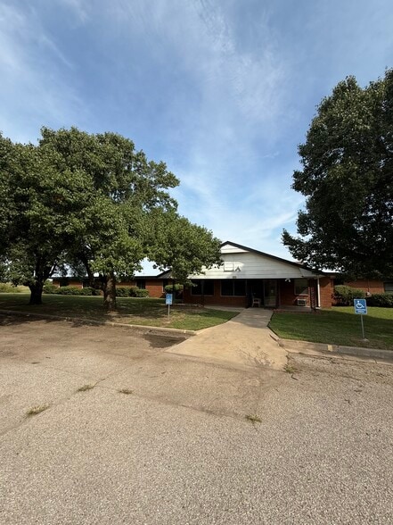 More Photos Of 1301 N 5th St, Tonkawa Assisted Living For Sale