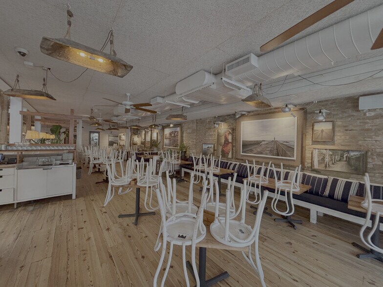 More Photos Of 1635-1637 N Damen Ave, Chicago Storefront For Sale