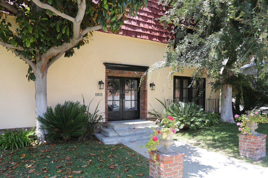 More Photos Of 1811 PARNELL AV, Los Angeles Apartments For Sale