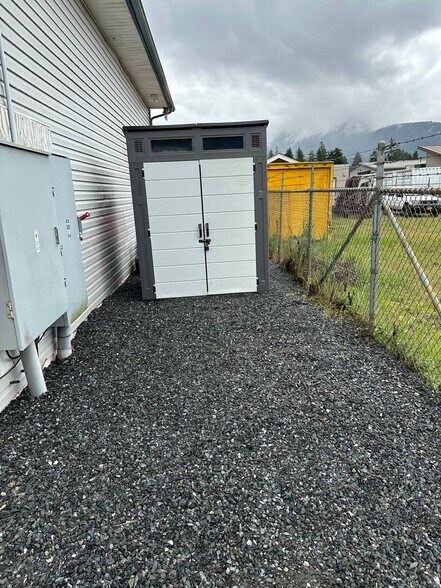 More Photos Of 5410 Bent Ct, Juneau Carwash For Sale