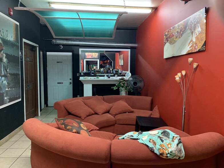 More Photos Of 211-213 N Broad St, Griffith Restaurant For Sale