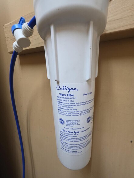 More Photos Of 8799 State Highway 35 N, Van Vleck Convenience Store For Sale