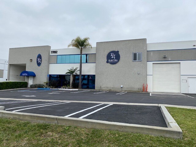 More Photos Of 17892- B Gothard St, Huntington Beach Manufacturing For Lease