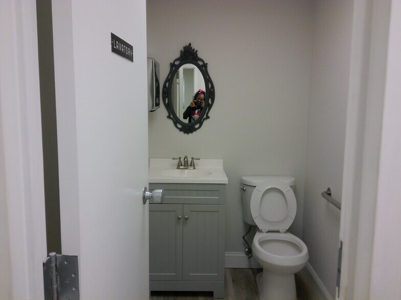 More Photos Of 9712 Belair Rd, Nottingham Medical For Lease