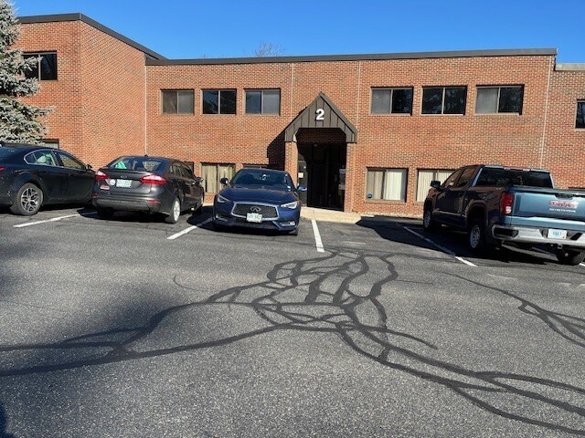 More Photos Of 10 Commerce Park N, Bedford Light Distribution For Lease