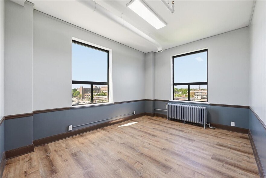 More Photos Of 500 Willow Ave, Council Bluffs Office For Lease