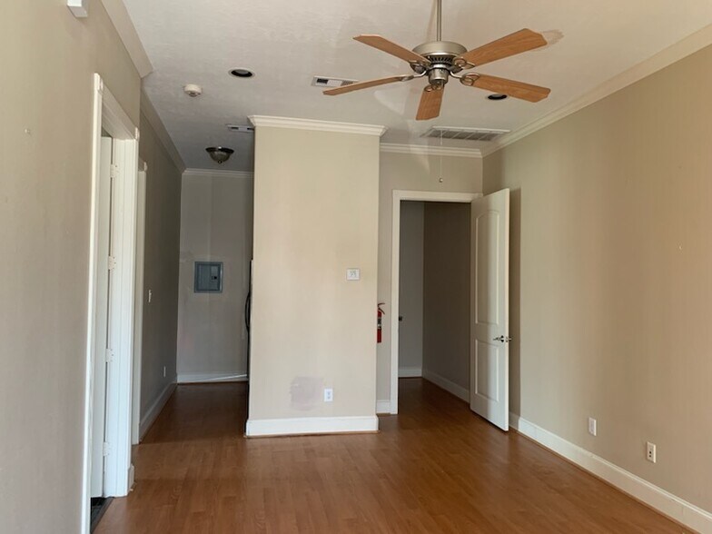 More Photos Of 13644 Breton Ridge St, Houston Medical For Sale