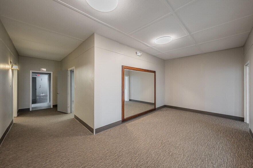 More Photos Of 5704 James Ave, Fort Worth Storefront Retail Office For Sale