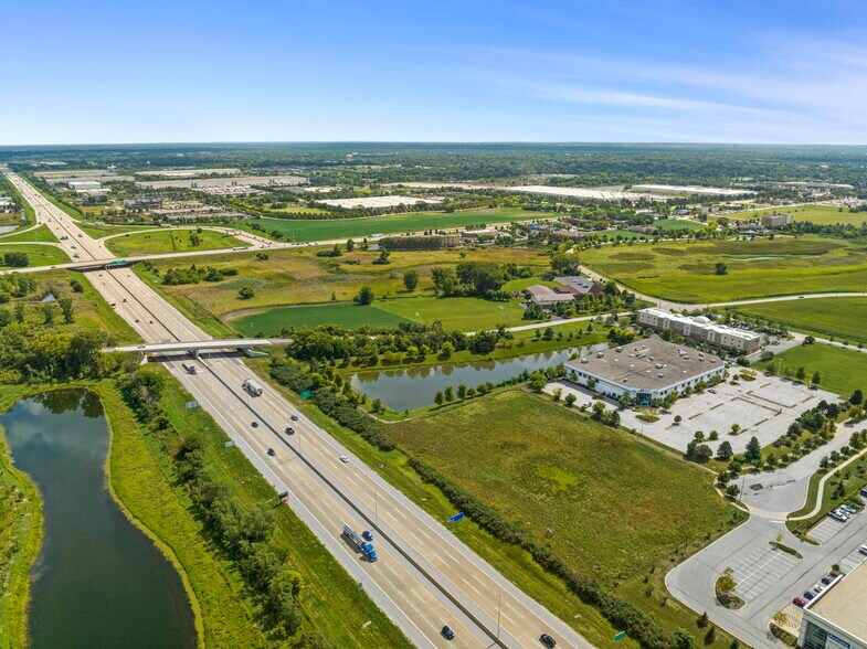 More Photos Of 1975 Melissa Ln, Aurora Health Club For Sale
