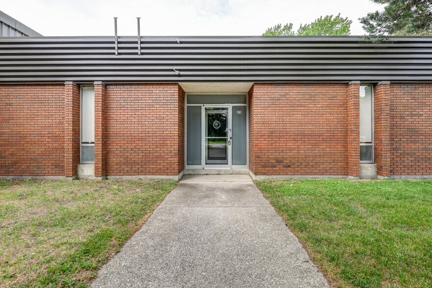 More Photos Of 620 Ireland Rd, Norfolk Manufacturing For Lease