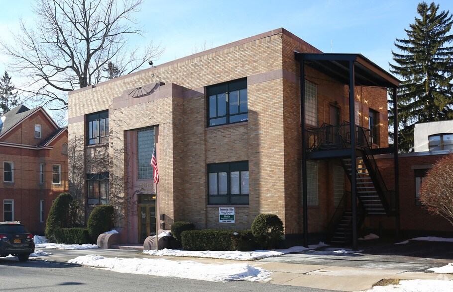 Primary Photo Of 5 Wells St, Saratoga Springs Office For Sale
