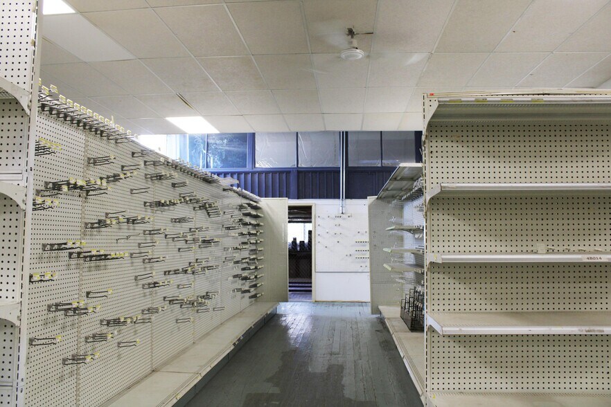 More Photos Of 800 Box Butte Ave, Hemingford General Retail For Sale