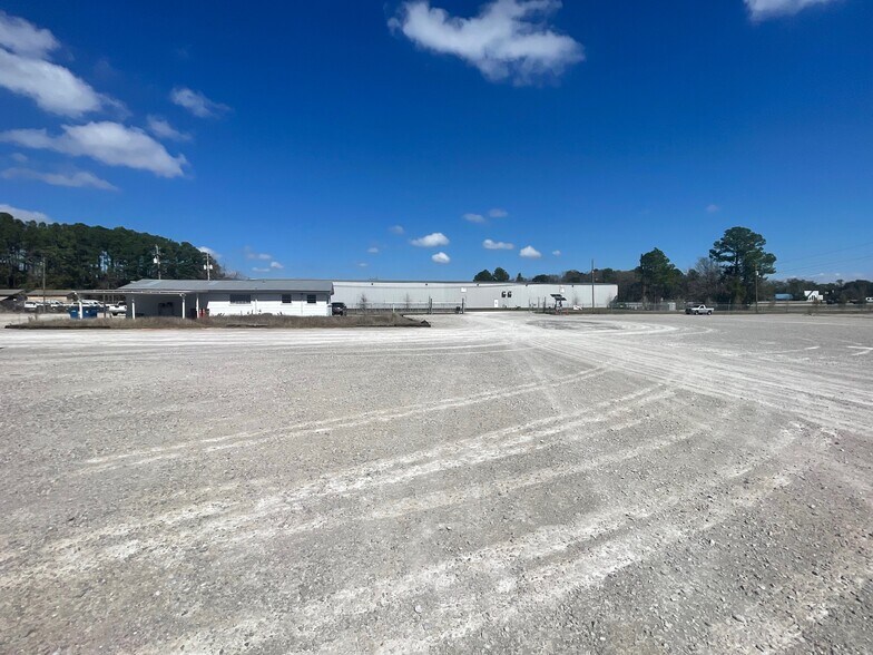 Primary Photo Of 4689 Colgate Dr, Mobile Truck Terminal For Lease