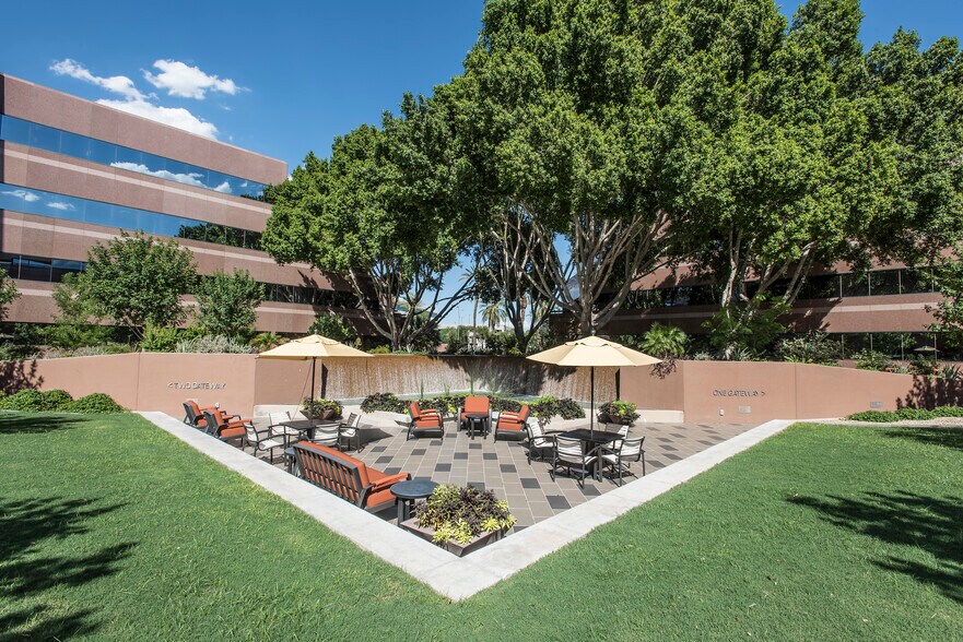 More Photos Of 426 N 44th St, Phoenix Unknown For Lease