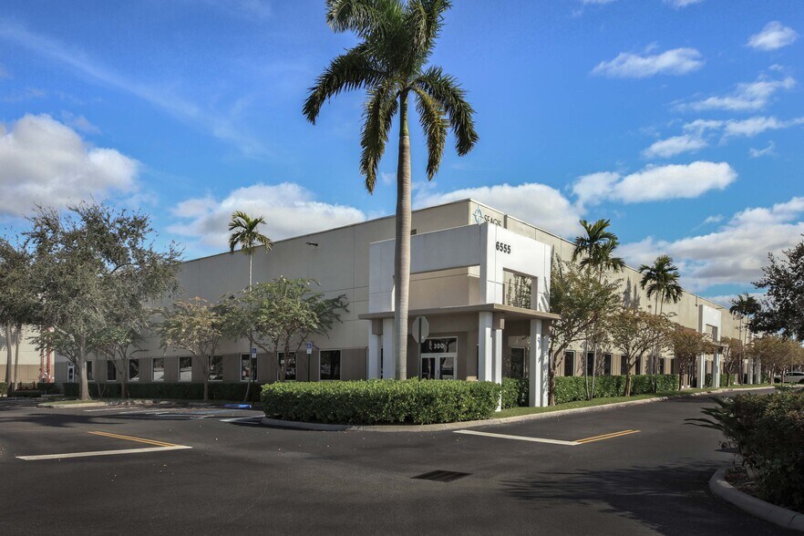 More Photos Of 6535 Nova Dr, Davie Unknown For Lease