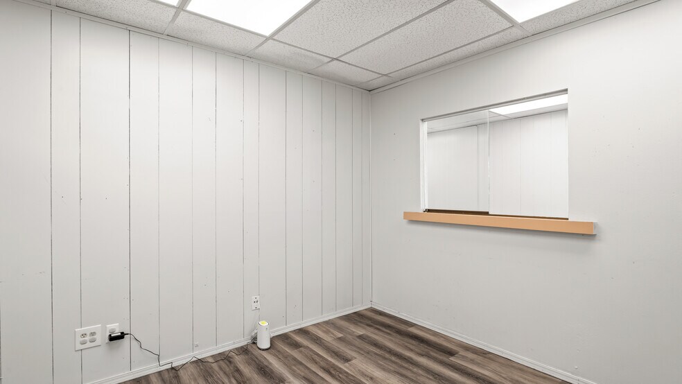 More Photos Of 8720 S Penn Ave, Oklahoma City Office For Sale