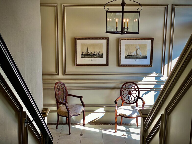 More Photos Of 63 Kercheval Ave, Grosse Pointe Farms Office For Lease