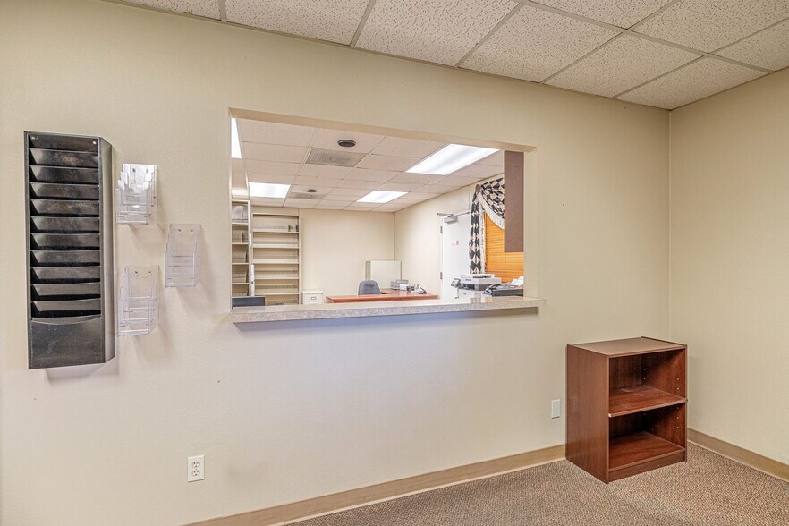 More Photos Of 44725 10th St W, Lancaster Medical For Sale