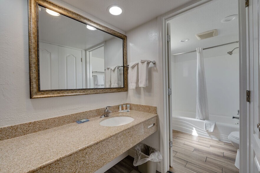 More Photos Of 710 S Cherokee Ln, Lodi Hospitality For Sale