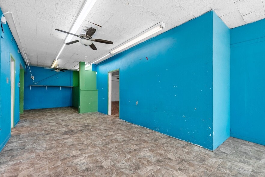 More Photos Of 2602-2606 Jones St, Greenville Freestanding For Sale